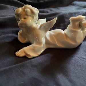Lladro Angel Lying Down - RETIRED